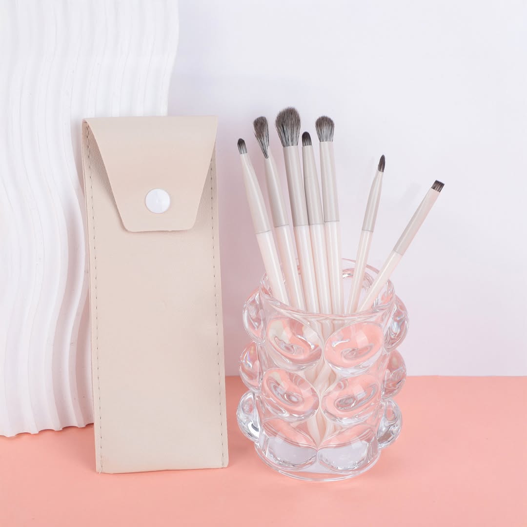 8 Pieces Cute Brushes With Leather Pouch